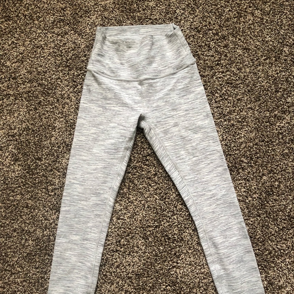 Lululemon wunder under